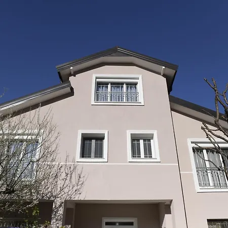Kazazi Apartment