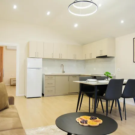 Apartment Kazazi *